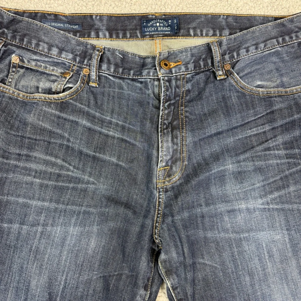 Lucky Brand 221 Original Straight Jeans Mens 38x30 Dark Wash Blue Denim